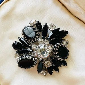 Vintage Unsigned Schreiner Black Rhinestone Brooch